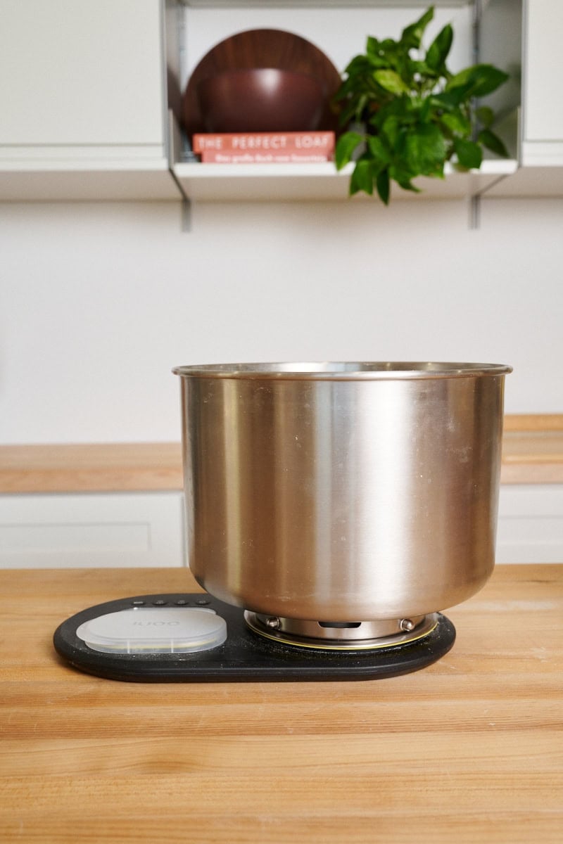 Halo Pro mixing bowl resting on Ooni scale.