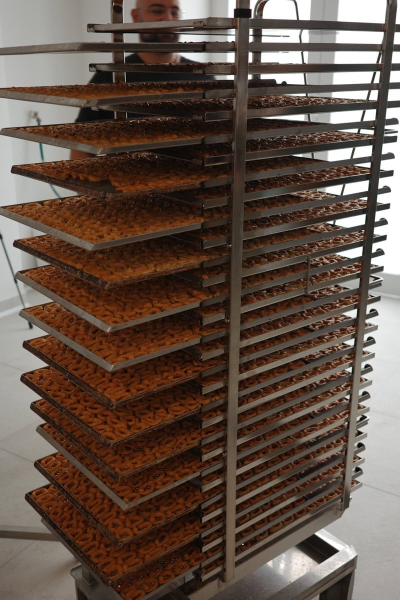 A rack of taralli.